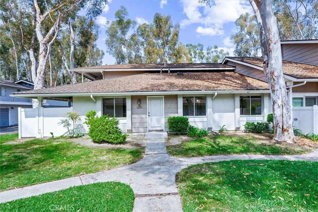 2573 Coventry Circle 105