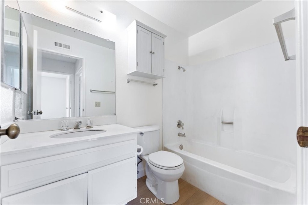 2573 Coventry Circle 105