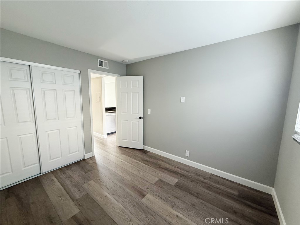 173 Oval Road 2