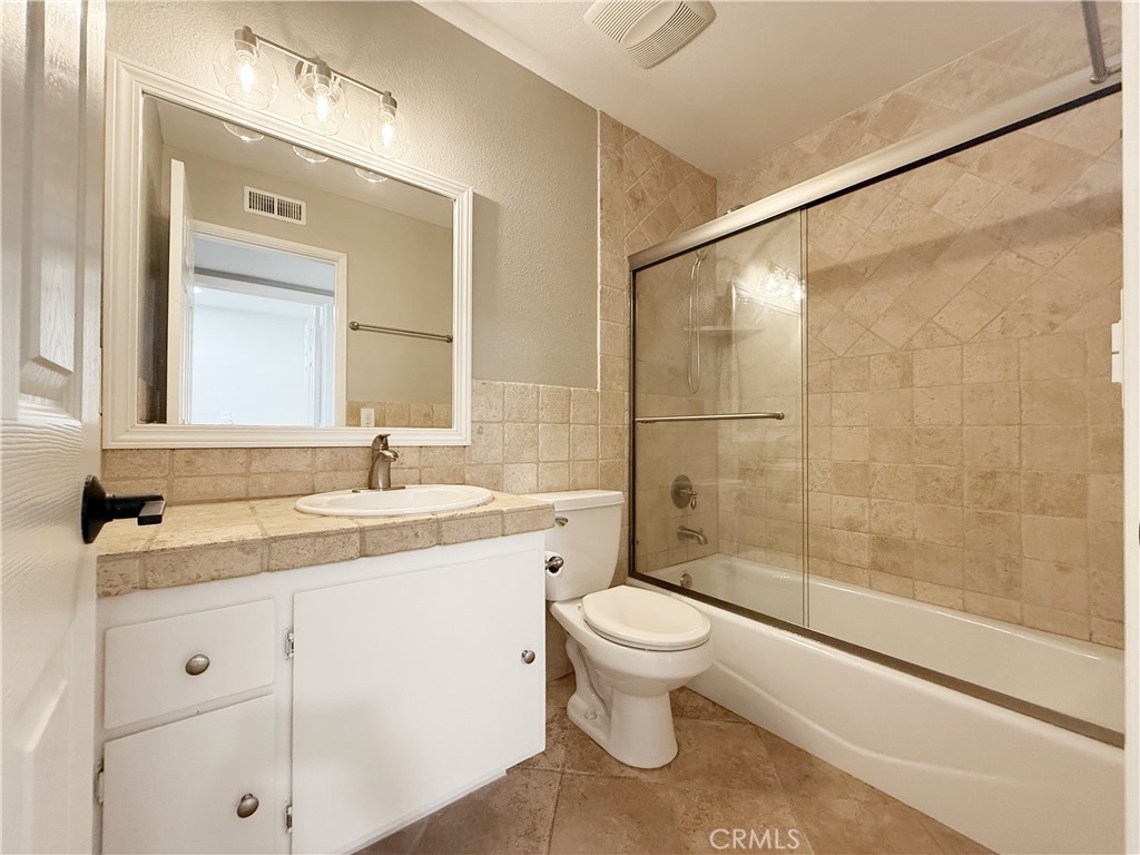 173 Oval Road 2