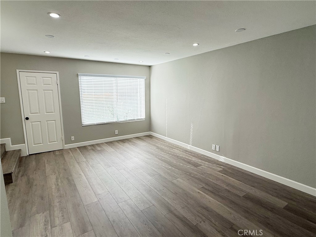 173 Oval Road 2