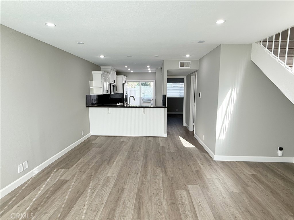 173 Oval Road 2