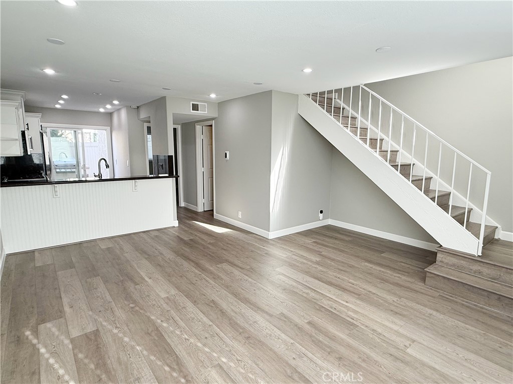 173 Oval Road 2