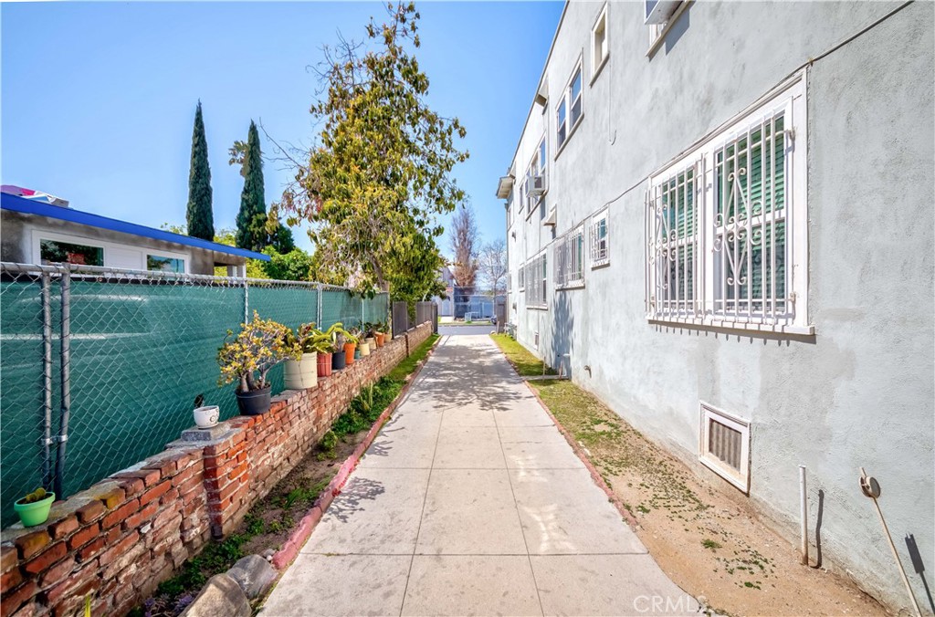 1308 S Van Ness Avenue