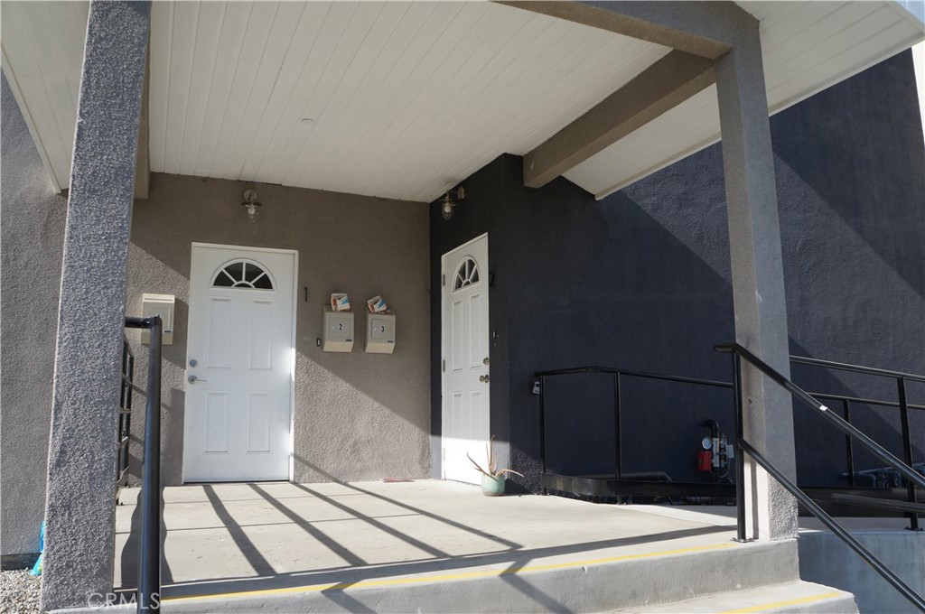 245 Robinson Street 2