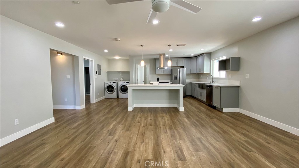 245 Robinson Street 2