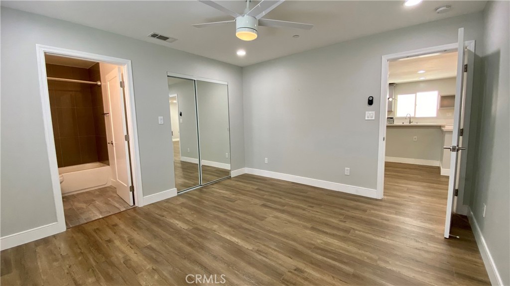 245 Robinson Street 2