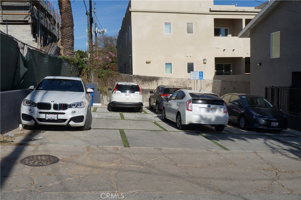 245 Robinson Street 2