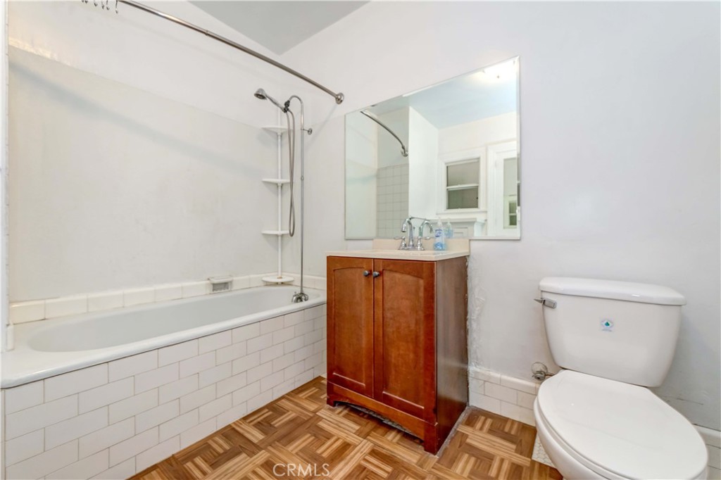 1308 1/2 S Van Ness Avenue