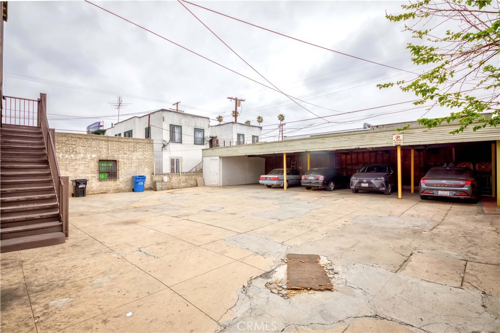 1308 1/2 S Van Ness Avenue