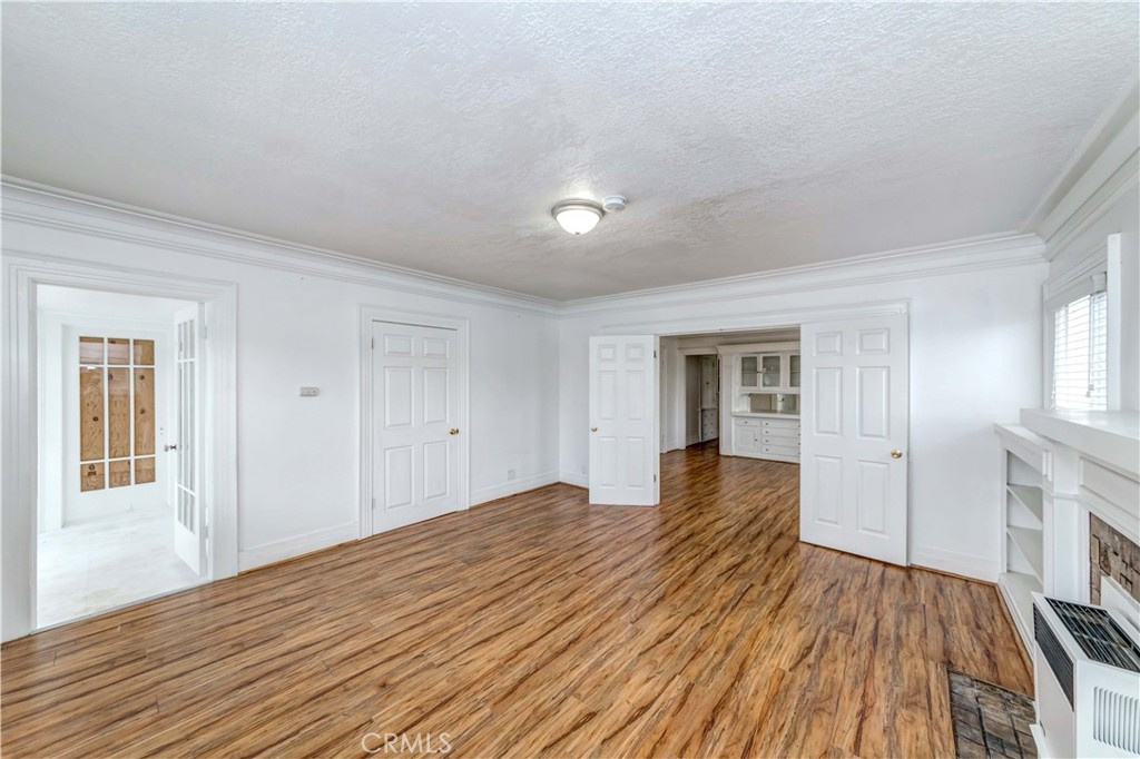 1308 1/2 S Van Ness Avenue