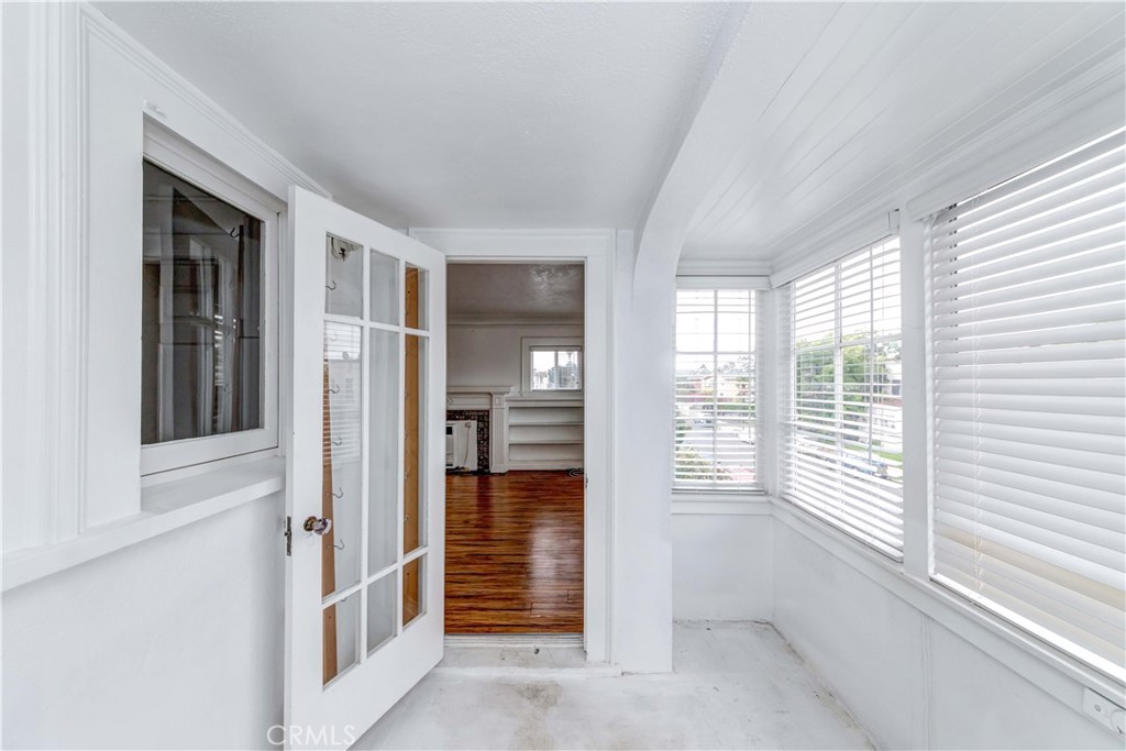 1308 1/2 S Van Ness Avenue