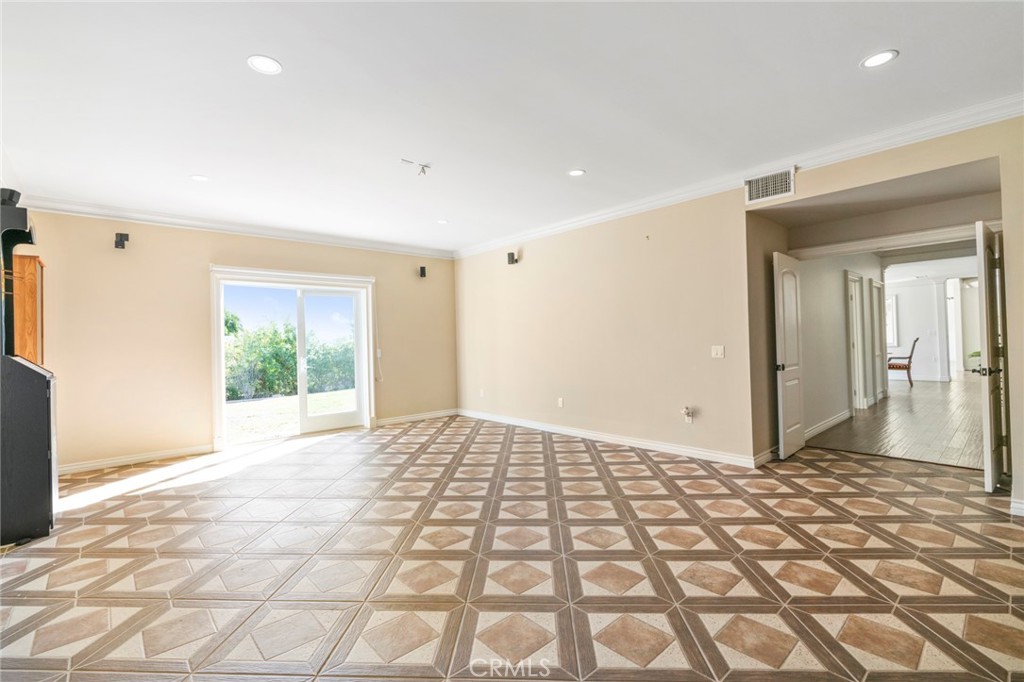 3040 Terraza Place