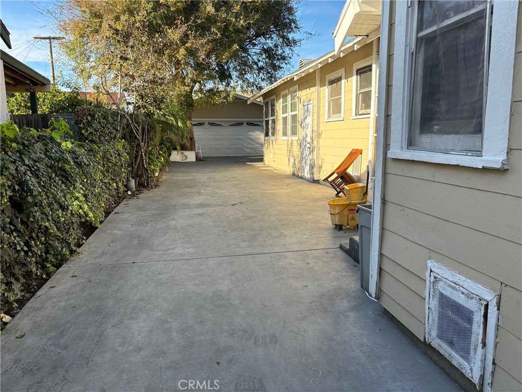 619 E Santa Ana Boulevard