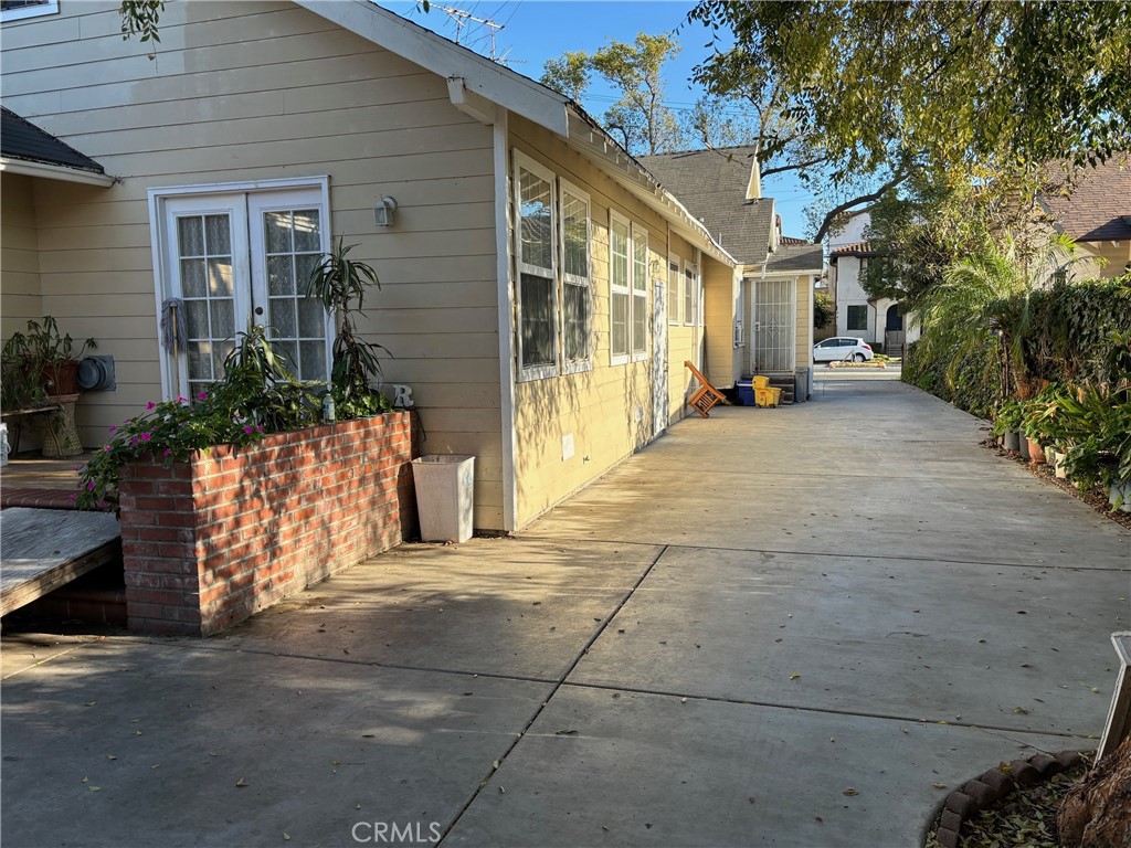 619 E Santa Ana Boulevard