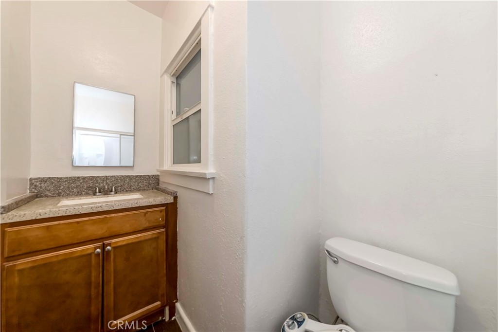 635 ELM Avenue 8