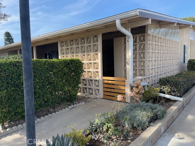 1360 Pelham 69-A