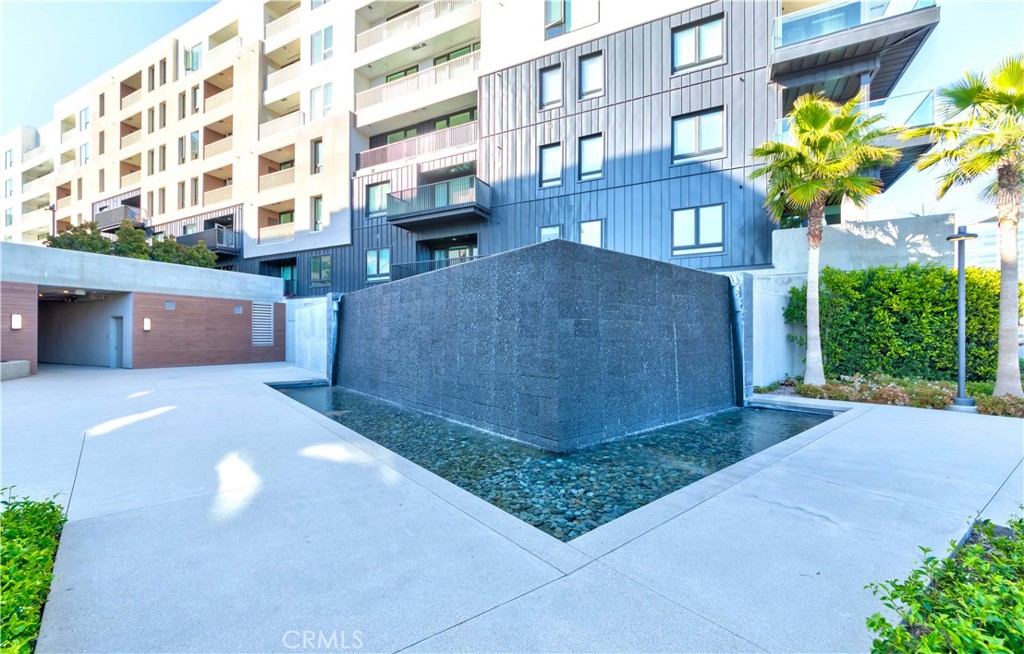 2207 Rivington 2207