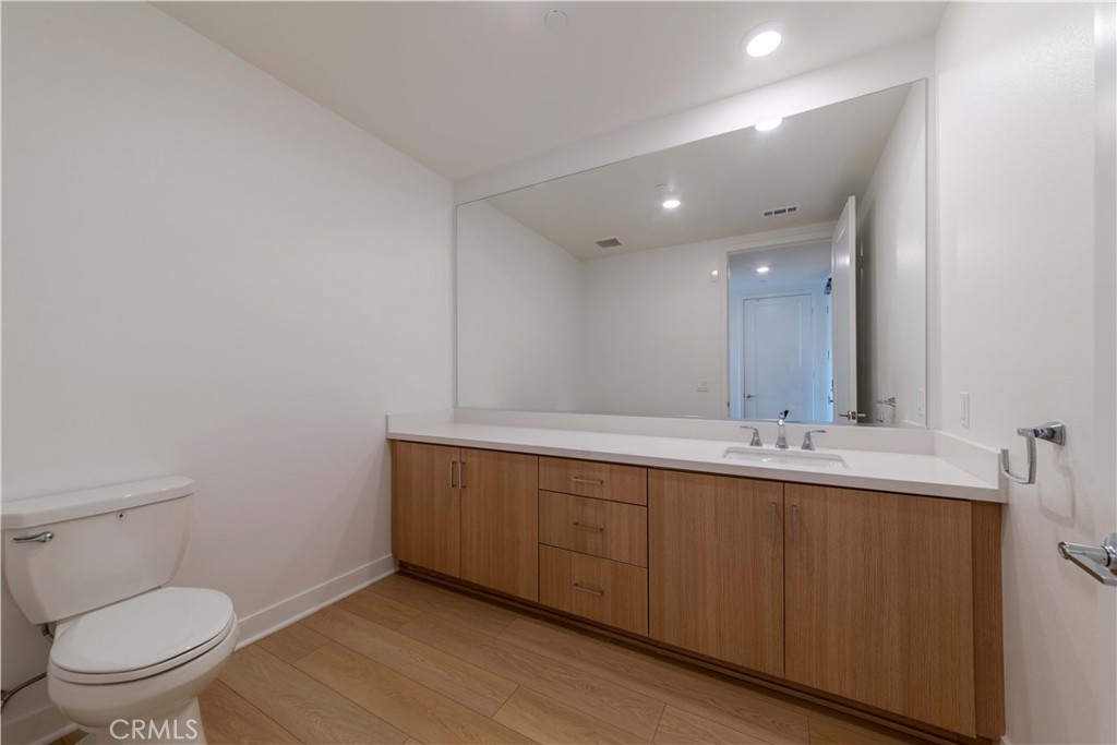 2207 Rivington 2207