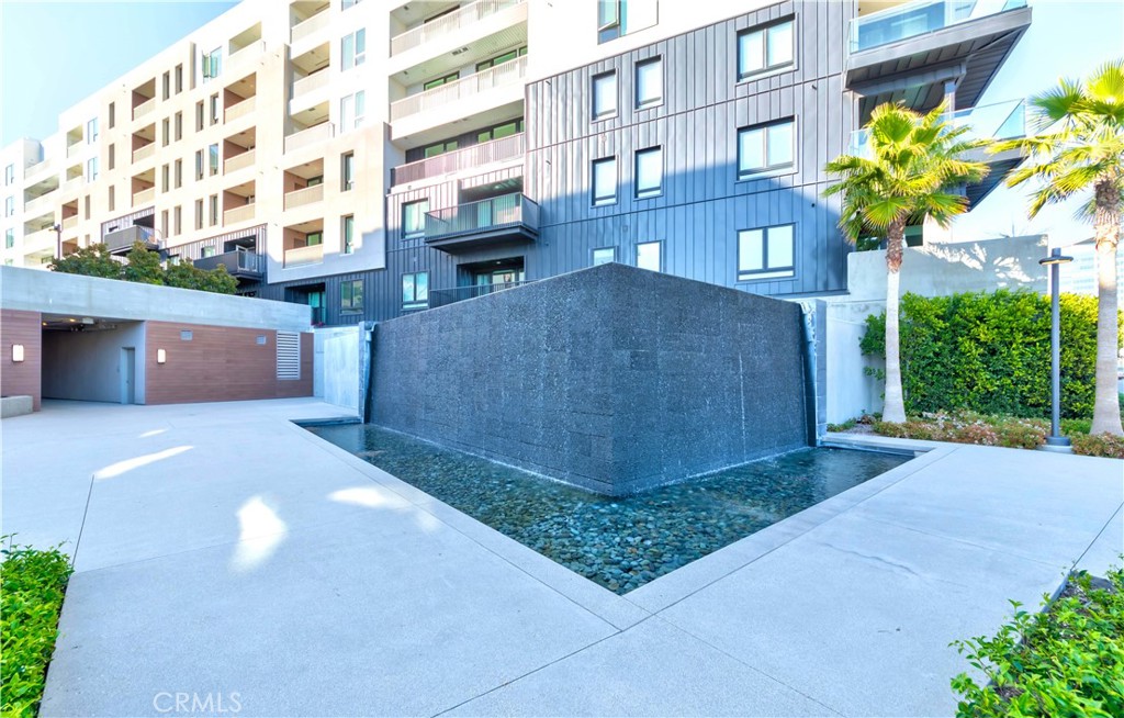 2207 Rivington 2207