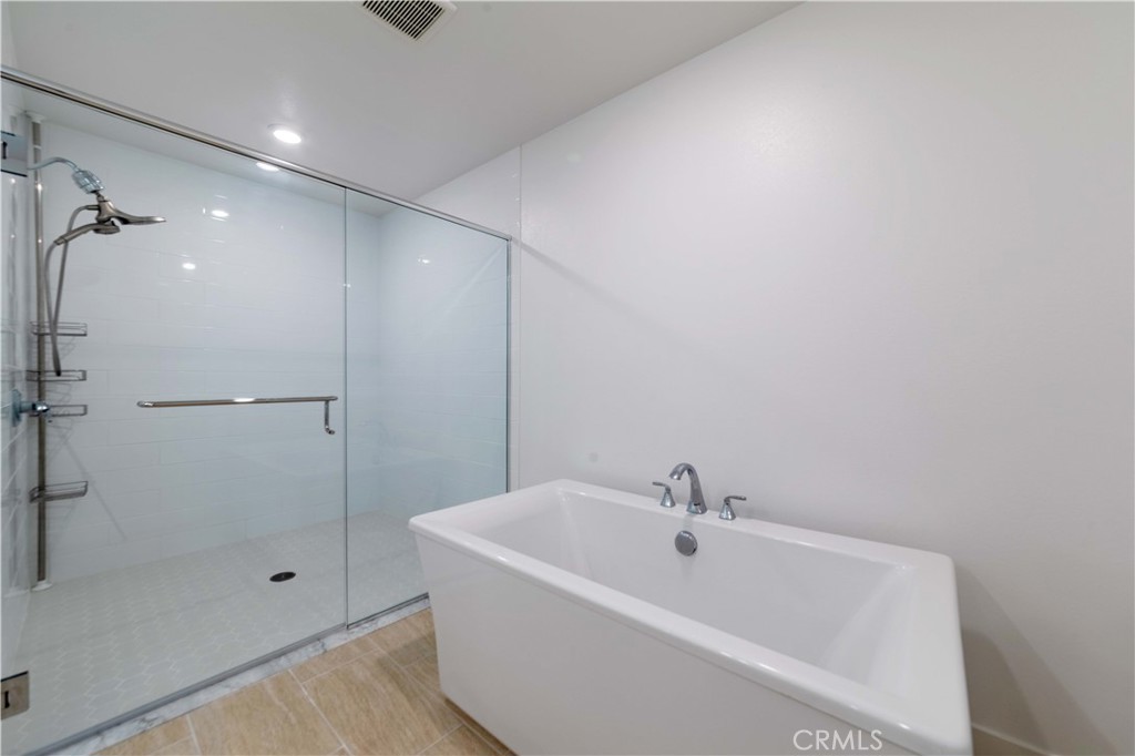 2207 Rivington 2207