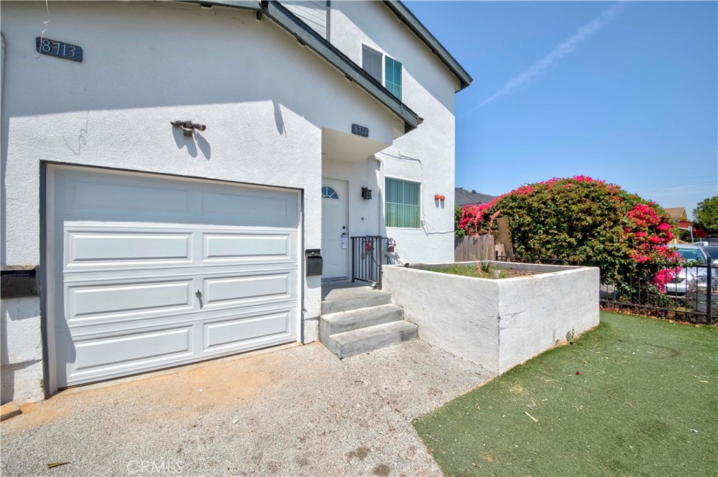 8711 Mckinley Place