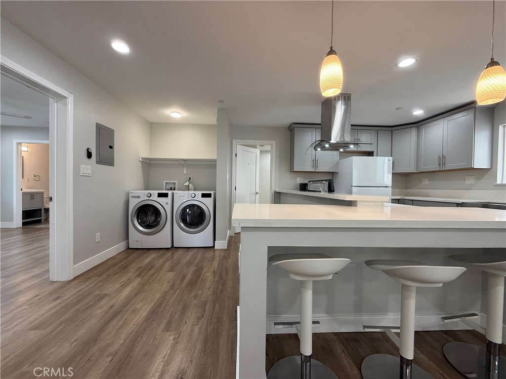245 Robinson Street 2