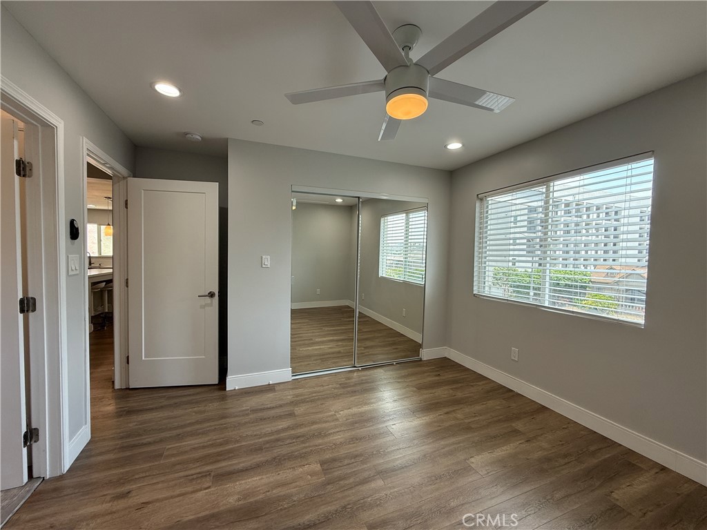 245 Robinson Street 2
