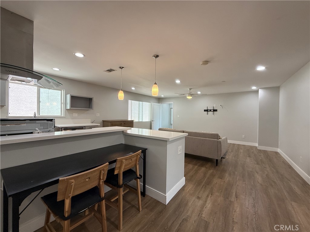 245 Robinson Street 2