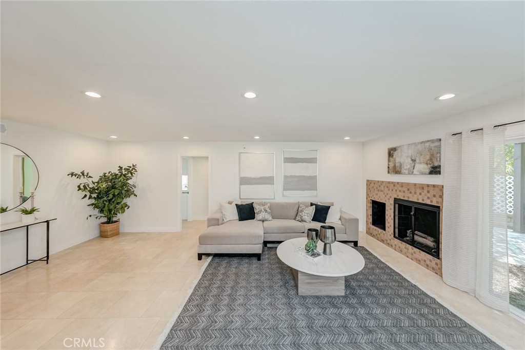 2690 Camino Del Sol