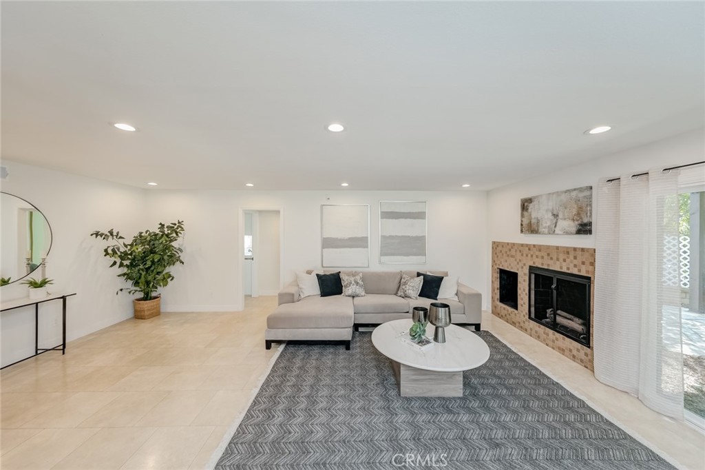 2690 Camino Del Sol