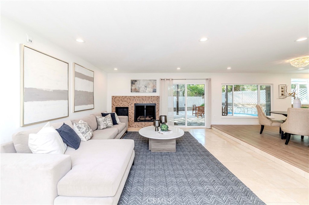 2690 Camino Del Sol