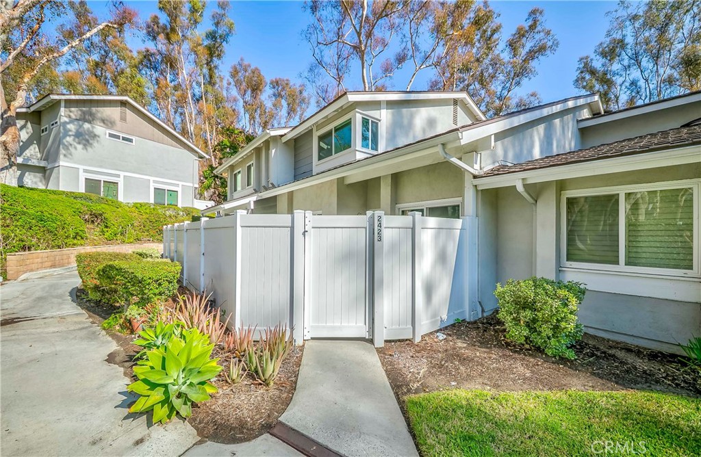 2423 Coventry Cir