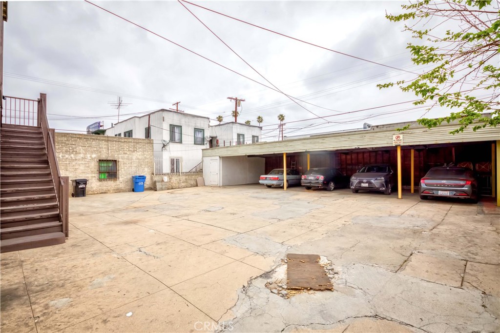1308 1/2 S Van Ness Avenue