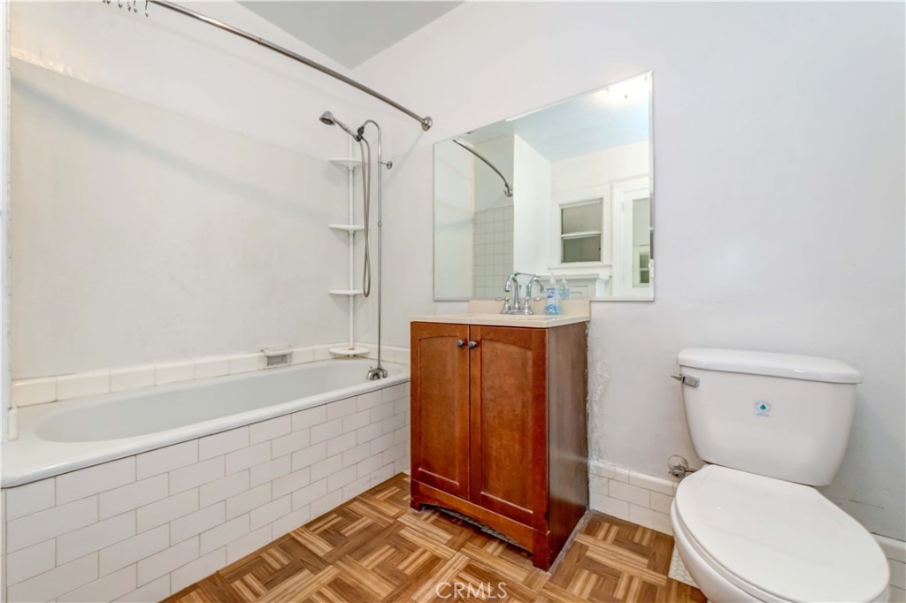 1308 1/2 S Van Ness Avenue
