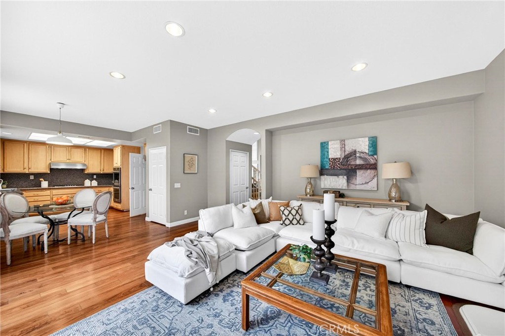 19901 Mid Pines