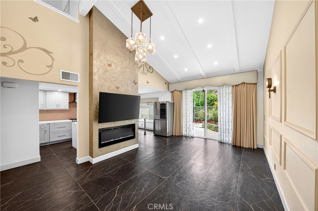 1034 Creekside