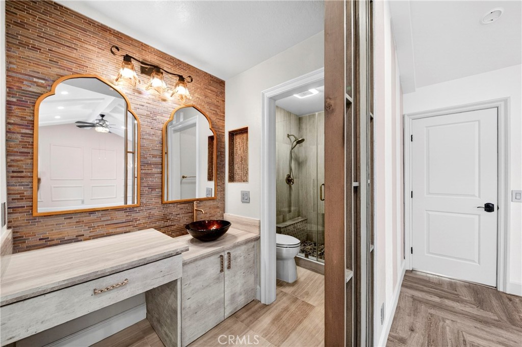1034 Creekside