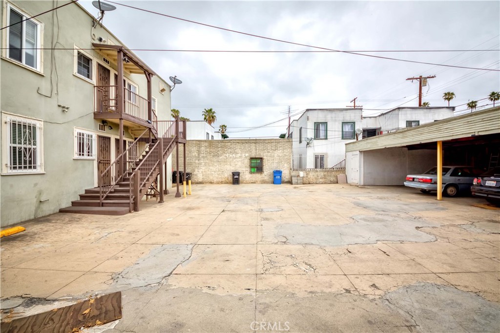 1308 1/2 S Van Ness Avenue