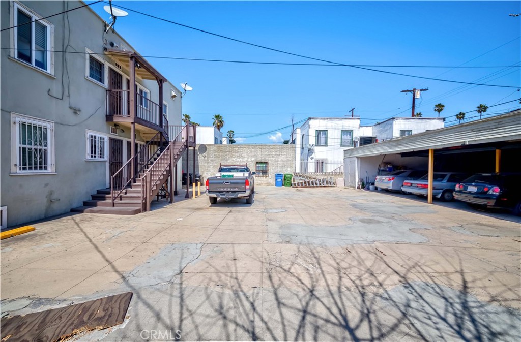 1308 1/2 S Van Ness Avenue