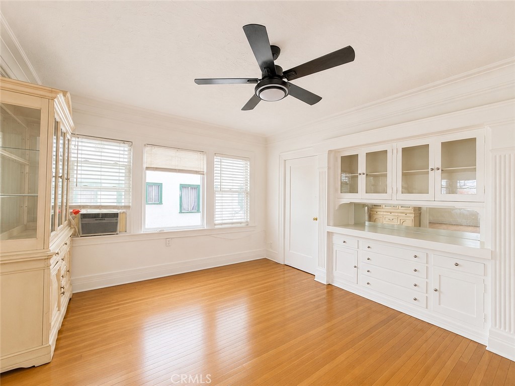 1308 1/2 S Van Ness Avenue