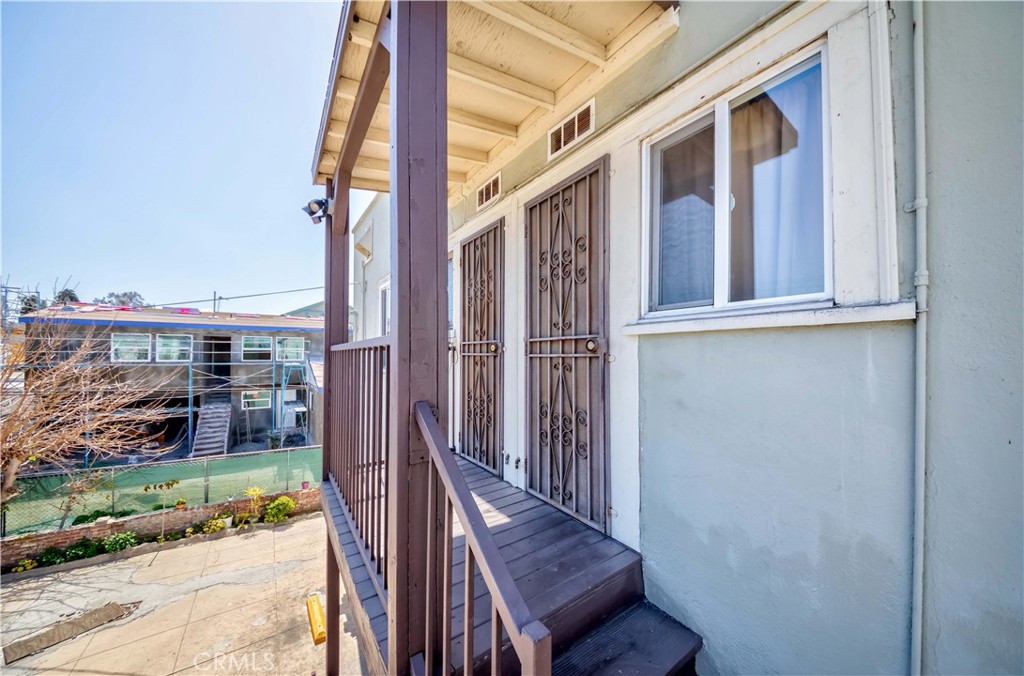 1308 1/2 S Van Ness Avenue