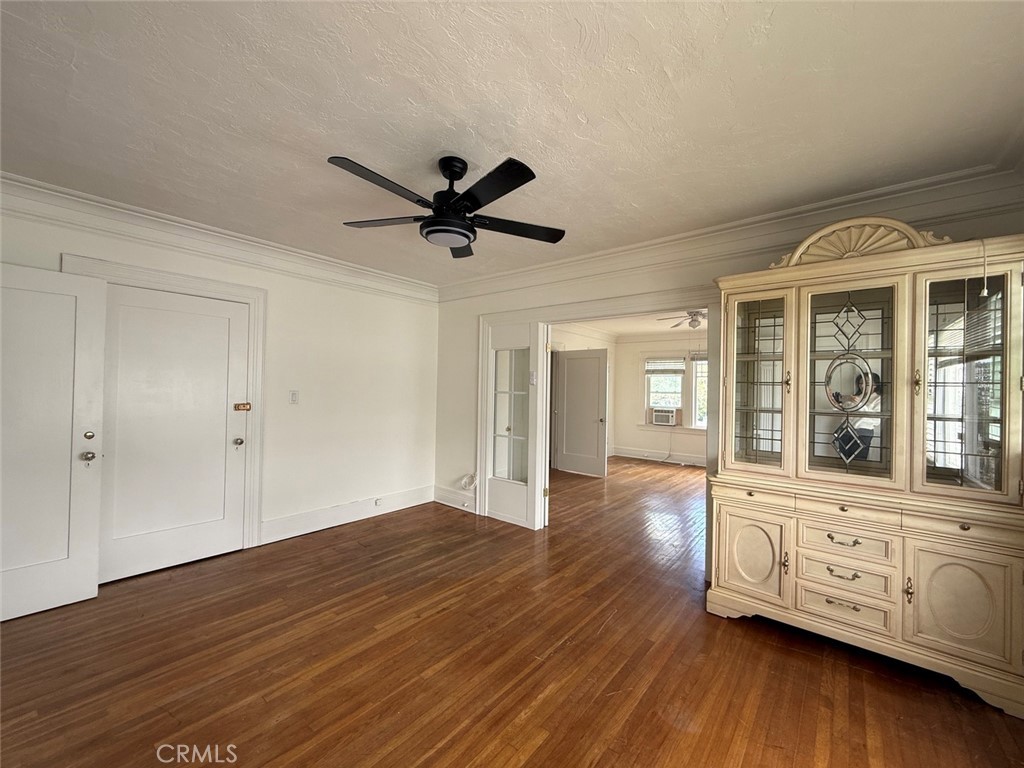 1308 1/2 S Van Ness Avenue