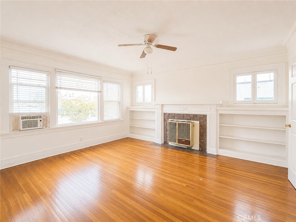 1308 1/2 S Van Ness Avenue