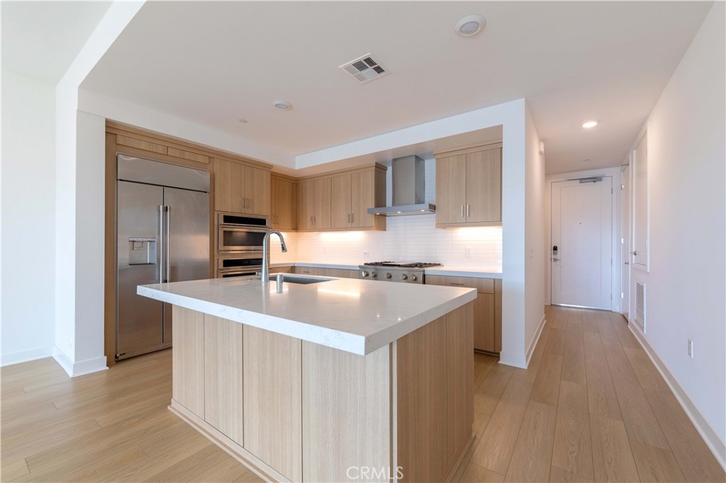 2207 Rivington