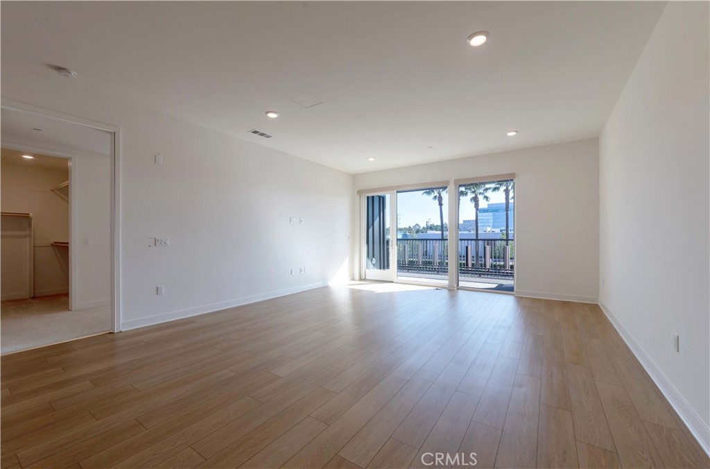 2207 Rivington