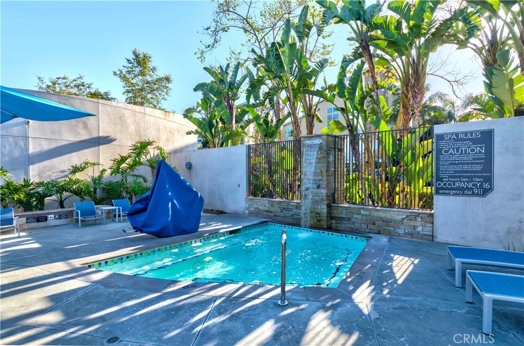 2207 Rivington