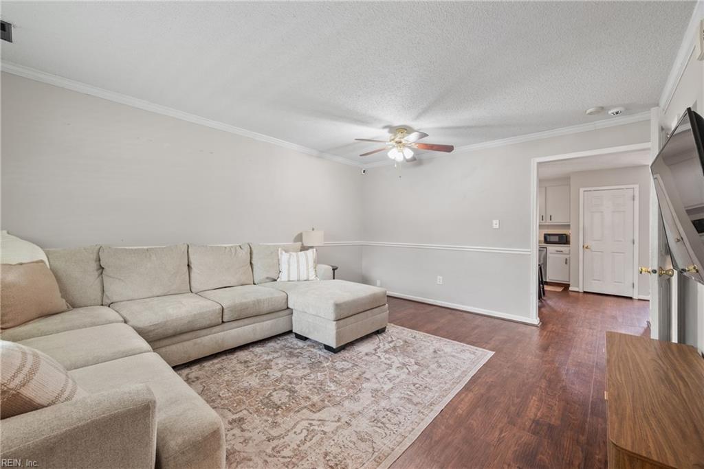 304 Jacks PL
