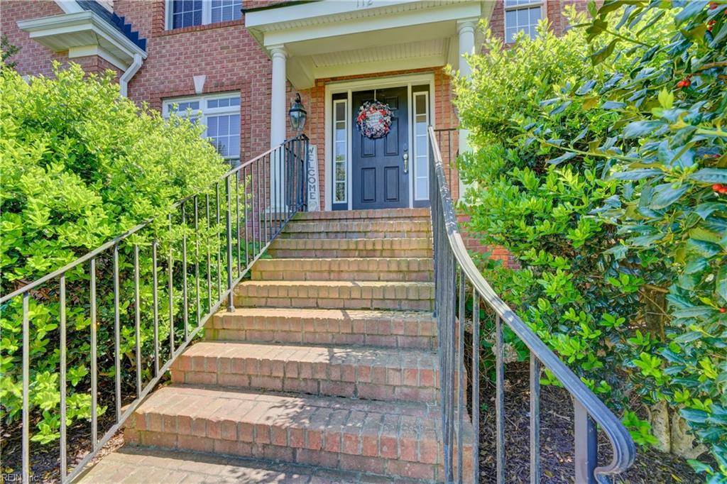 112 Turnberry