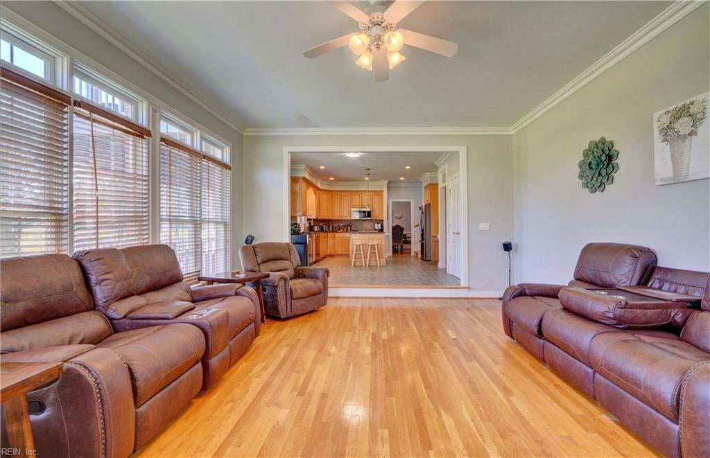 112 Turnberry